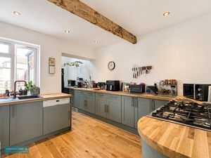 Kitchen- click for photo gallery